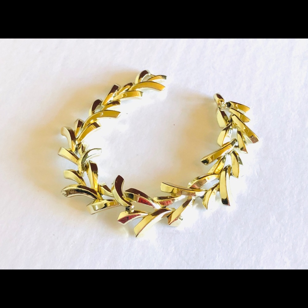 Gorgeous Gold Vintage Mid Century Link Bracelet